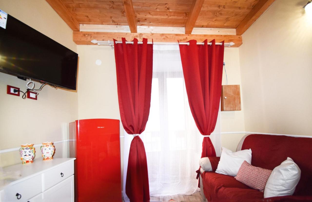 Luxury Apartment Via Genova Палермо Екстериор снимка