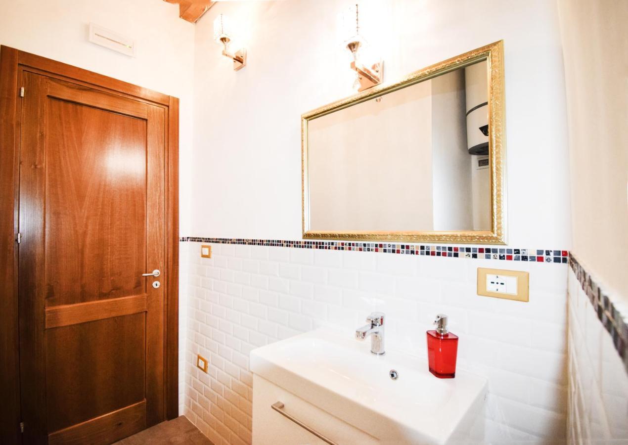 Luxury Apartment Via Genova Палермо Екстериор снимка