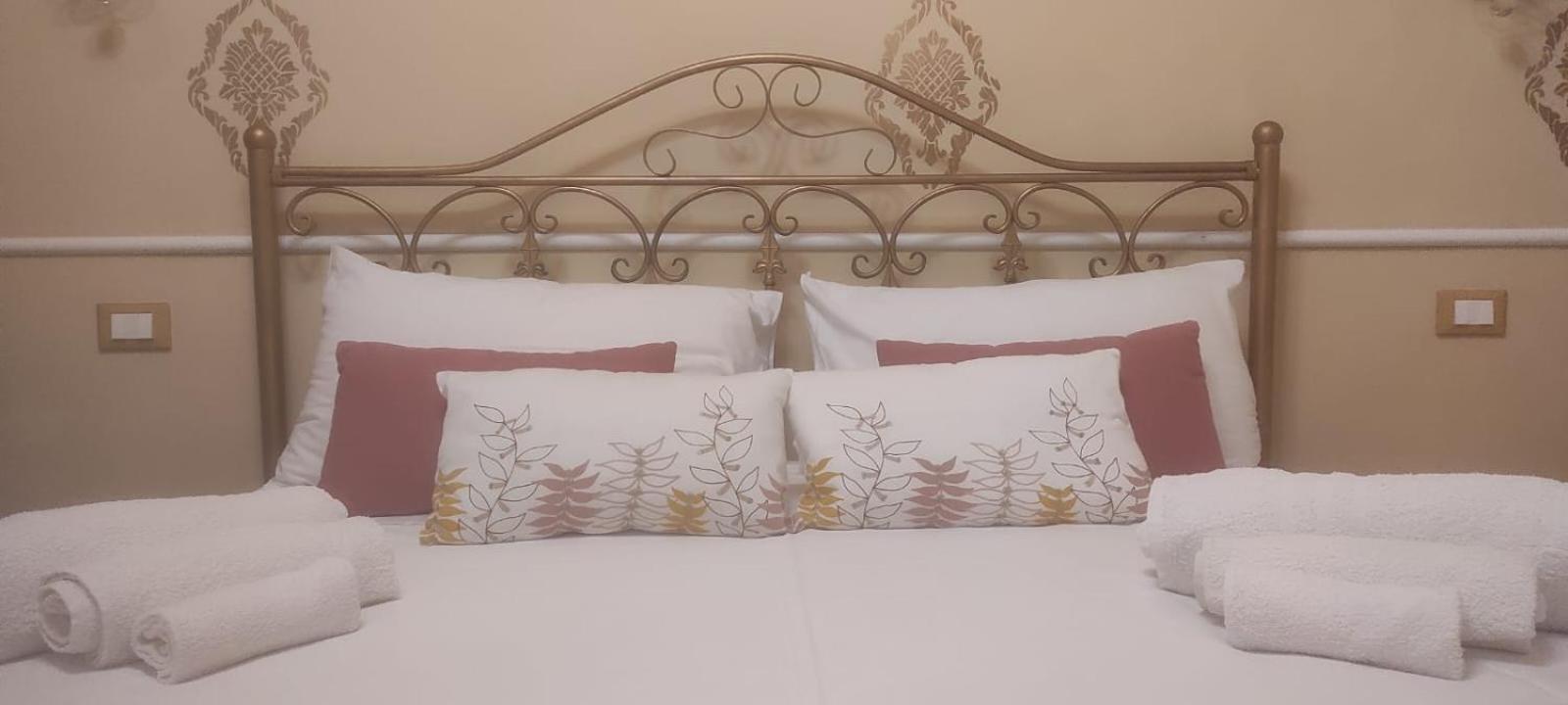 Luxury Apartment Via Genova Палермо Екстериор снимка
