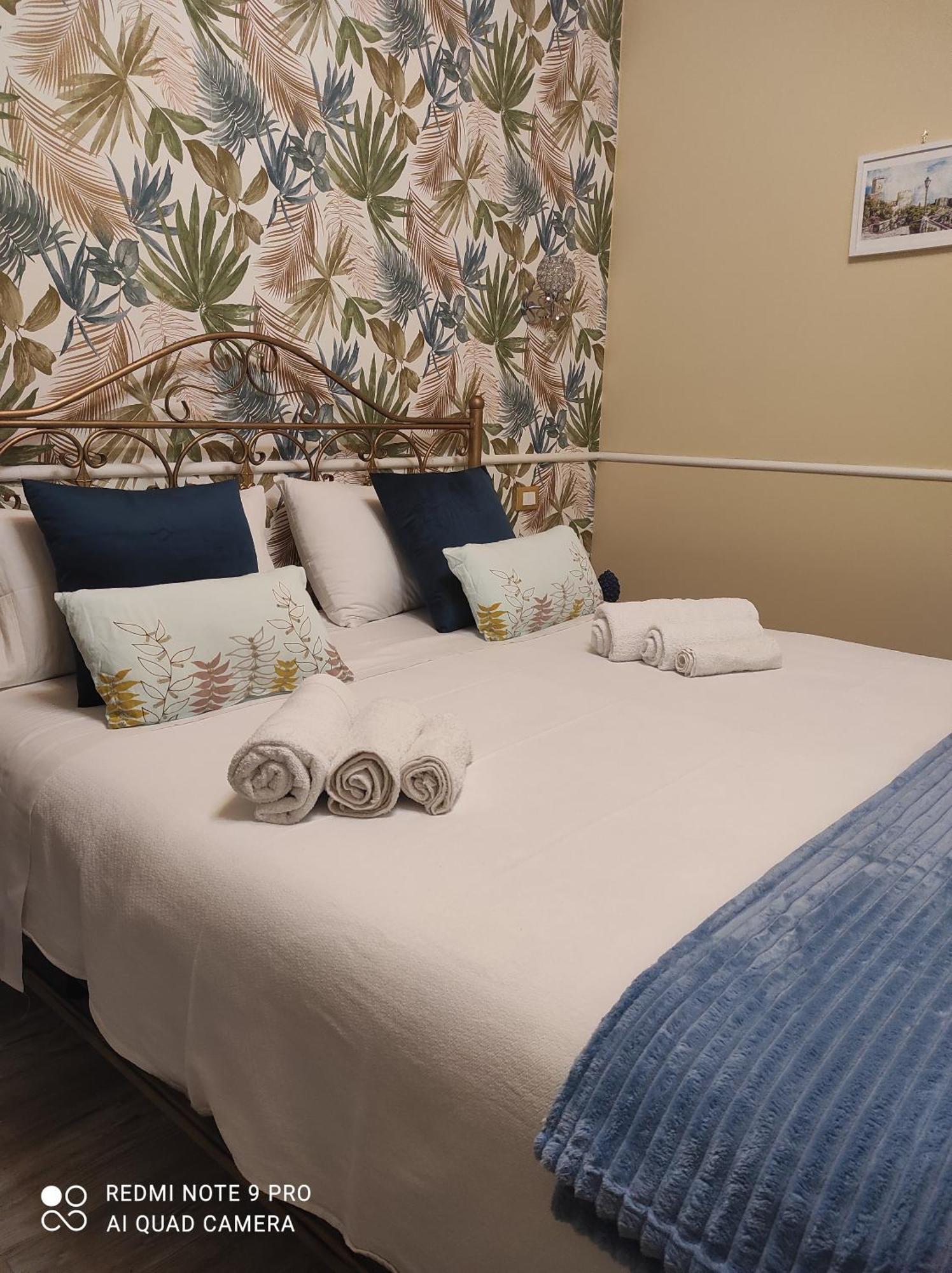 Luxury Apartment Via Genova Палермо Екстериор снимка