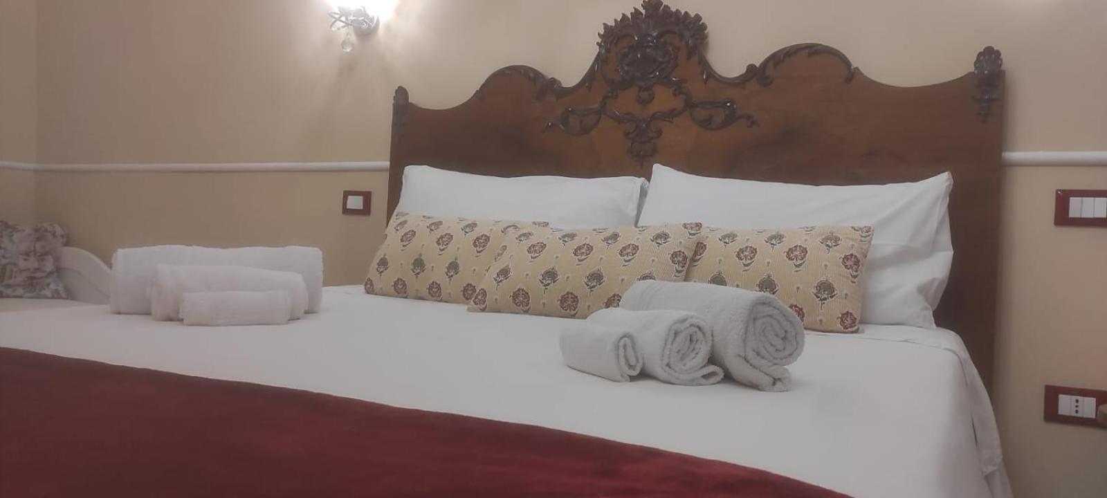 Luxury Apartment Via Genova Палермо Стая снимка