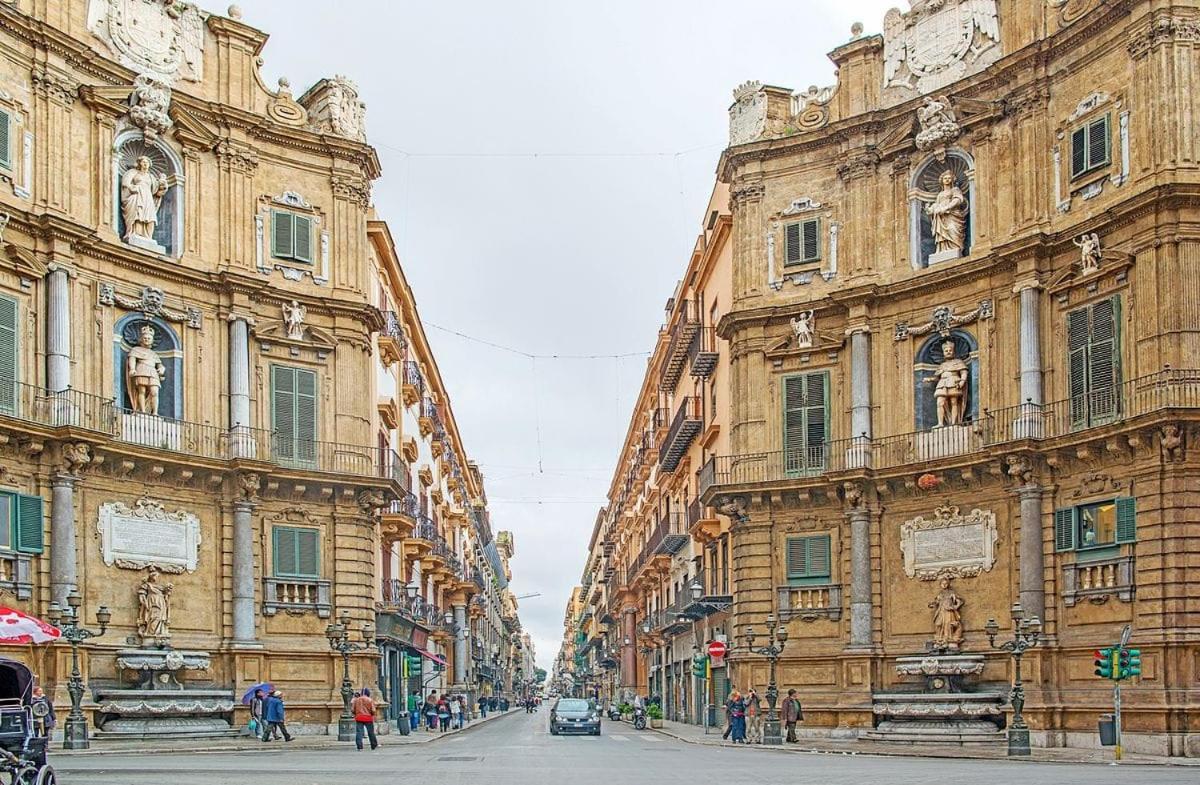 Luxury Apartment Via Genova Палермо Стая снимка